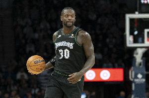 挺身而出！蘭德?tīng)栻T馬射箭 漂移投籃打成2+1帶隊追分