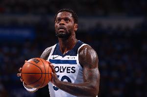 攻防建功！蘭德?tīng)枔寯嗄吕?一條龍反擊起飛滑翔暴扣