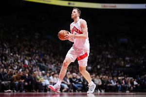 差距大！半場(chǎng)內線(xiàn)得分猛龍36-16凈勝步行者20分