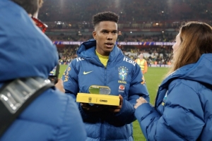 斬獲進(jìn)球！埃斯特旺當選對陣塞內加爾一役巴西隊內最佳球員