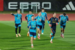 馬卡報：西班牙世界杯5大位置競爭激烈 庫巴西、赫伊森需競爭中衛