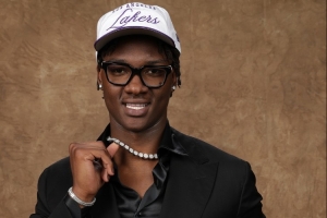 【菜鳥(niǎo)】湖人蒂耶羅首秀4分 黃蜂34號秀13分7板 克尼佩爾10中3