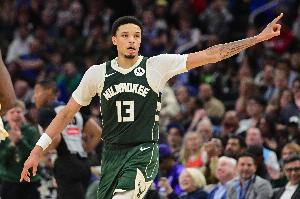 神奇不在！羅林斯11中4拿到10分1板3助2斷 正負值-22