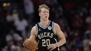 外線(xiàn)有譜！AJ·格林三分10中5貢獻15分 其中第三節獨得12分