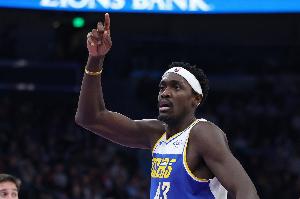 苦苦支撐！西亞卡姆半場(chǎng)12中7拿到18分1板1助2斷 次節獨得13分