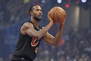 莫布里：球隊一開(kāi)始沒(méi)有找到狀態(tài) 我們在第四節才步入正軌