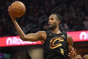 莫布里：努力應對各種變化每天爭取進(jìn)步 天空是我們的極限