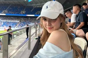 球場(chǎng)情場(chǎng)雙得意！拜合拉木腳后跟巧射，評論區疑似女友評論：棒棒