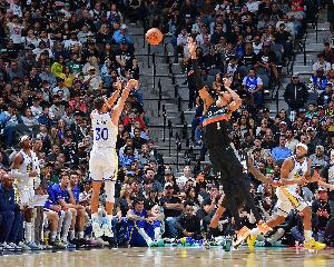 勇士VS馬刺裁判報告：1次漏判?？怂雇迫朔敢?對勇士不利