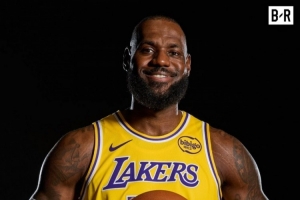 熟悉新隊友！湖記：明天將是詹姆斯本賽季首次和球隊合練