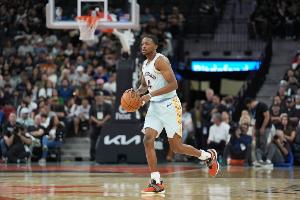 文班不在我來(lái)扛！?？怂?0中11&三分8中4砍下28分11助