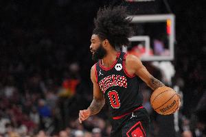 茂開(kāi)二度！懷特面對馬爾卡寧突破上籃打進(jìn)將比賽拖入第二個(gè)加時(shí)