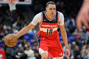 這個(gè)喬治不錯！凱肖恩·喬治首節6中4拿到12分 三分5中3