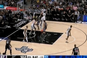 不放棄！威少早早底角等待 接球不猶豫自信三分出手命中！