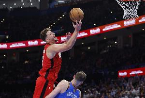 手感柔和！申京背打小瓦格納轉身勾手打成2+1