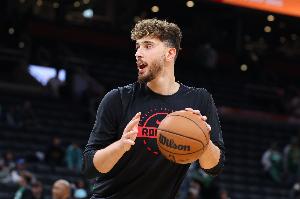 定海神針！申京關(guān)鍵時(shí)刻補防大帽貝恩！火箭挑戰成功得到球權！