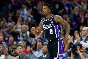 肌肉記憶？?？怂固饌髑蛘`傳蒙克 后者直接反擊單臂滑翔劈扣