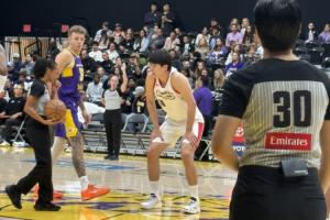 練級成功？楊瀚森被下放的2場(chǎng)比賽場(chǎng)均14.5分11板3.5助1斷2帽