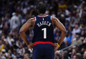 懷特：我們或許應該在最后一次防守中犯規 很高興哈登沒(méi)投進(jìn)