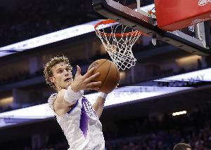 要價(jià)高是有原因的！馬爾卡寧過(guò)去三場(chǎng)場(chǎng)均40.7分鐘轟下40.7分！