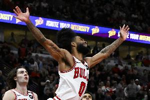 本場(chǎng)賽季首秀？多諾萬(wàn)：科比·懷特將在近幾場(chǎng)打替補 時(shí)間有限制