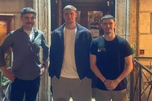 心系愛(ài)爾蘭！埃文·弗格森在酒吧觀(guān)戰，見(jiàn)證球隊神奇逆轉匈牙利