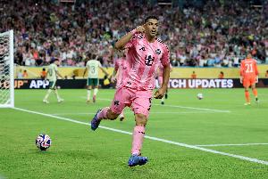 蘇亞雷斯：在巴薩我必須習慣精準傳球，在利物浦我有40米空間奔跑