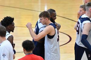 拓記：目前弗拉格的數據和詹姆斯新秀賽季接近 媒體們太過(guò)著(zhù)急