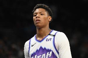 交學(xué)費了！5號秀貝利5中2拿到5分 10分鐘就吃到6犯離場(chǎng)