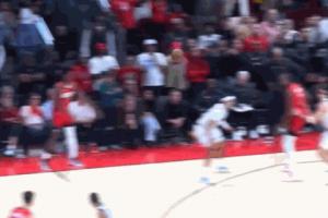 將功補過(guò)！申京內線(xiàn)成功要位勾手強吃艾薩克2分打進(jìn)拖進(jìn)加時(shí)！