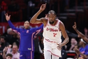 KD生涯174場(chǎng)30+5+5僅歷史第8 前十現役竟6人 神人422場(chǎng)斷崖領(lǐng)先！