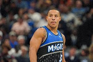 打得還行！貝恩半場(chǎng)7投3中&罰球2中2得9分2板1助 正負值+5