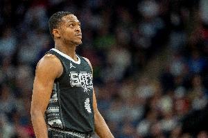 正負值+12兩隊最高！?？怂拱雸?chǎng)10中4&三分4中2拿到12分5助