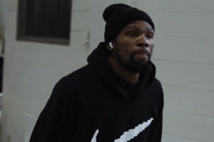 氣質(zhì)這一塊！火箭官推曬杜蘭特等球員入場(chǎng)照 海王氣場(chǎng)逼人