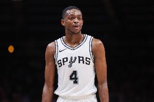 解說(shuō)：?？怂乖跊](méi)有文班的情況下也能帶隊贏(yíng)球 體現了價(jià)值