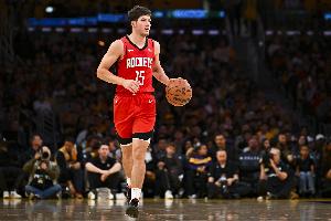 都打笑了！謝潑德上半場(chǎng)表現自如 效果拔群！6中4得到10分5板!