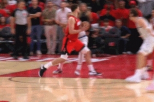 秀個(gè)手活兒！申京連續轉身碾到甜點(diǎn)區 小拋投打成2+1