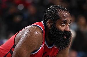 頂不??！哈登半場(chǎng)7投僅1中拿到5分3助 正負值-23最低