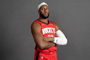 很尷尬！奧科吉正負值-18全場(chǎng)最低 無(wú)運動(dòng)戰出手僅得1分2板1助2斷