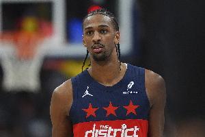 低迷！薩爾6犯離場(chǎng) 全場(chǎng)僅出戰23分鐘12中4拿到9分