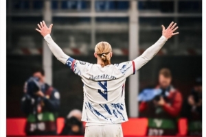 迎來(lái)國家隊生涯首個(gè)大賽?哈蘭德社媒慶祝晉級世界杯：終于！