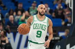 狀態(tài)回歸！德里克·懷特半場(chǎng)8中5&三分4中3拿到15分7板4助2帽