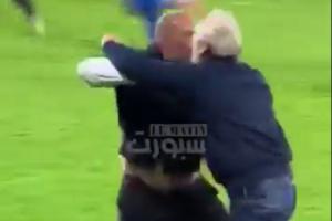 怒噴對手施巫術(shù)！無(wú)緣世界杯后，尼日利亞主帥沖向對方似乎想打人