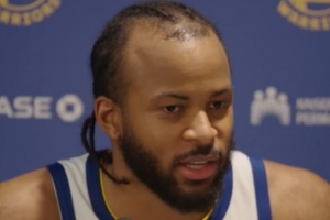 02年的&才23歲！穆迪賽后采訪(fǎng)摘下發(fā)帶 發(fā)際線(xiàn)極度危險