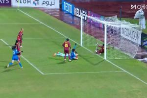 開(kāi)張！武漢女足收獲本賽季亞冠首球，唐涵造烏龍恰好越過(guò)球門(mén)線(xiàn)