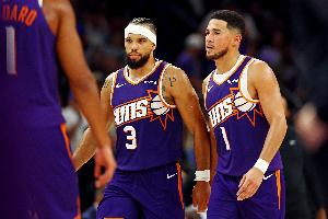 狄龍：仨裁判全部漏判？我們是不是該增加第四裁判了 誰(shuí)管管這事