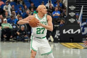 盧：沃爾什讓哈登疲于奔命 我們隊里也有幾個(gè)這樣的球員