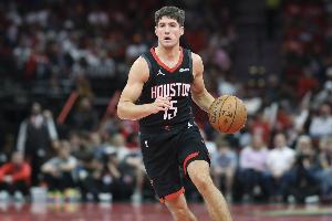 一級惡犯！謝潑德被貝恩帽翻&挑釁 倒地勾腿放倒對手