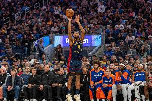 連珠炮！穆迪外線(xiàn)開(kāi)火三分再中 幫助球隊占據場(chǎng)上主動(dòng)