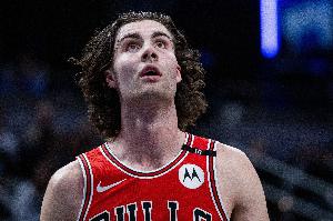 失誤略多！吉迪21中9空砍26分12板13助三雙 有6失誤&雙加時(shí)僅3分